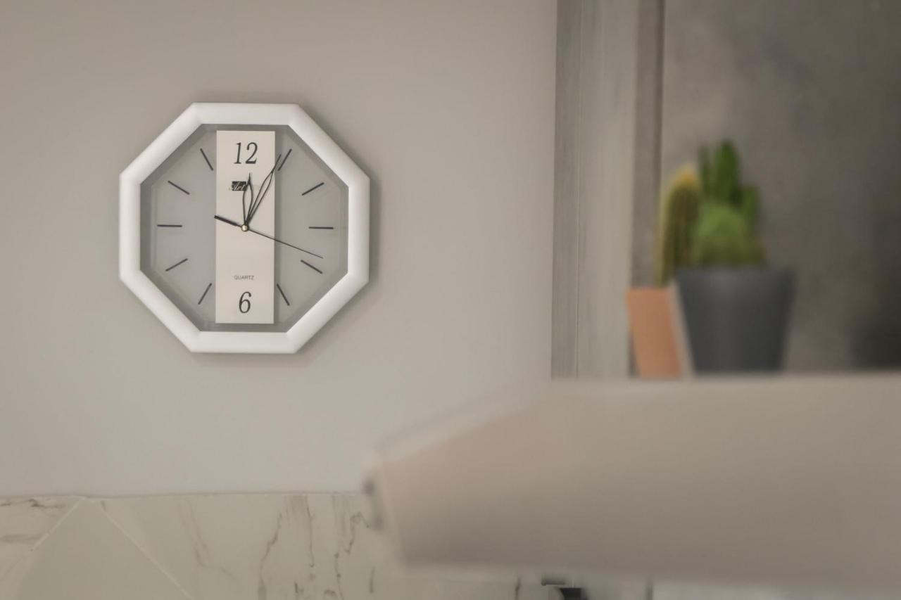 Modern By Sasy In The City Centre Napoli Ngoại thất bức ảnh