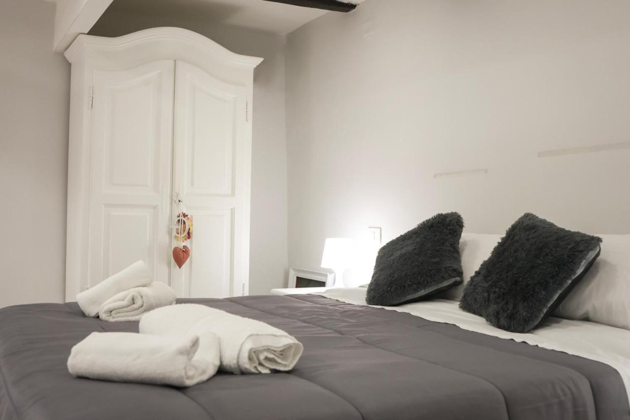 Modern By Sasy In The City Centre Napoli Ngoại thất bức ảnh