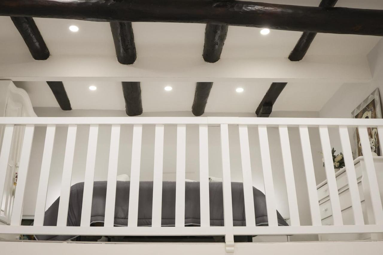 Modern By Sasy In The City Centre Napoli Ngoại thất bức ảnh
