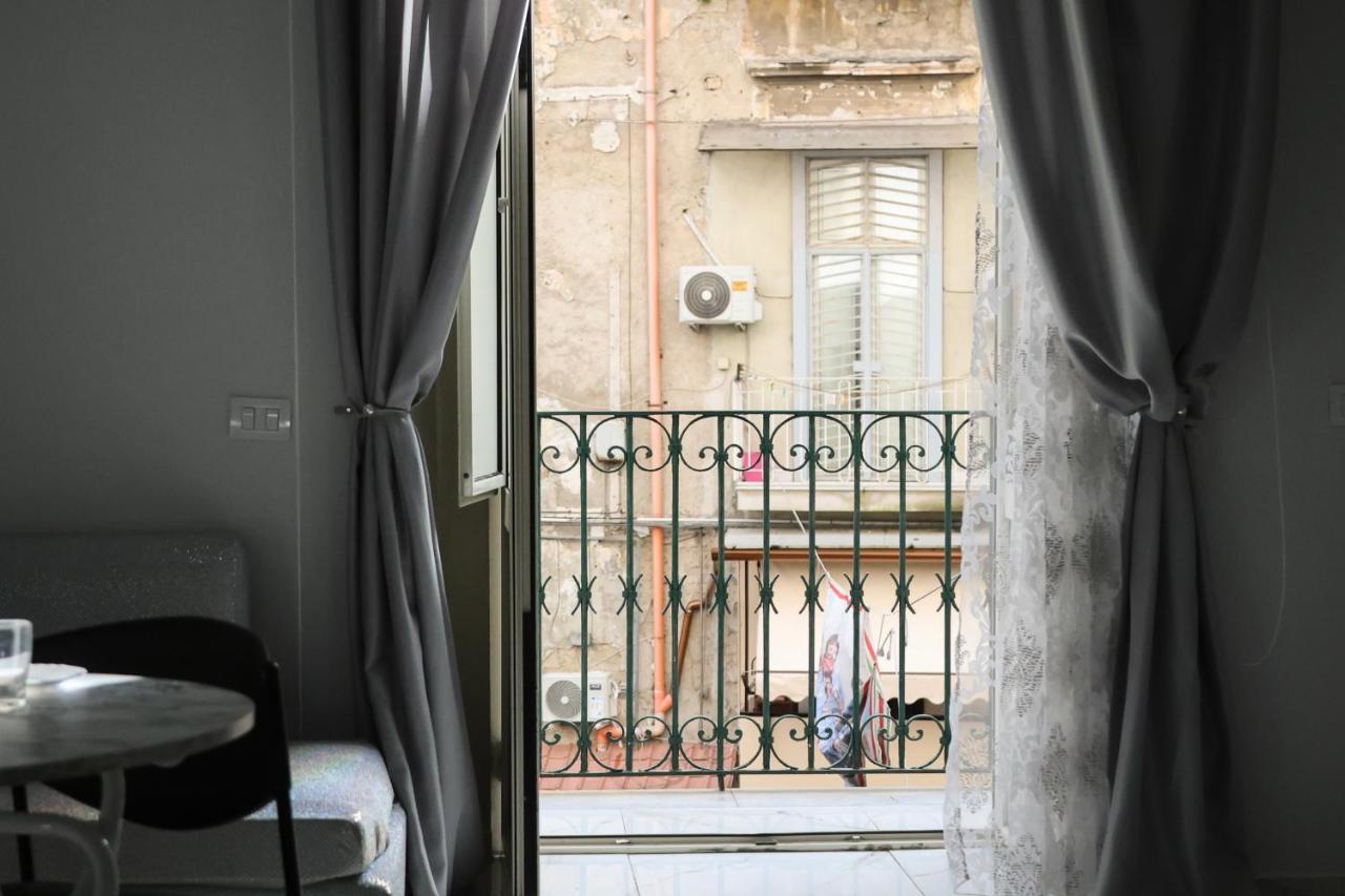 Modern By Sasy In The City Centre Napoli Ngoại thất bức ảnh