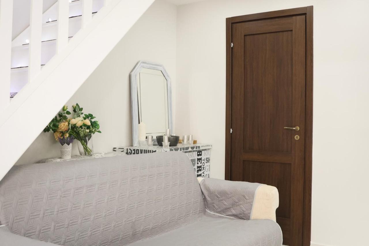 Modern By Sasy In The City Centre Napoli Ngoại thất bức ảnh